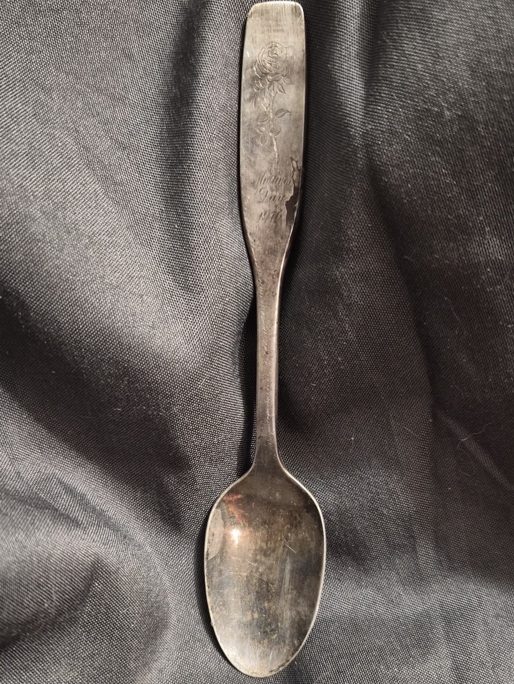 Silver-Tone Floral Handle Dining Spoon - Unbranded